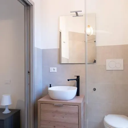 Private Room: The Port Scirocco Апартаменты Ливорно